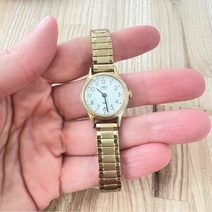 Vintage Timex ladies gold tone bracelet dress watch NEW BATTERY